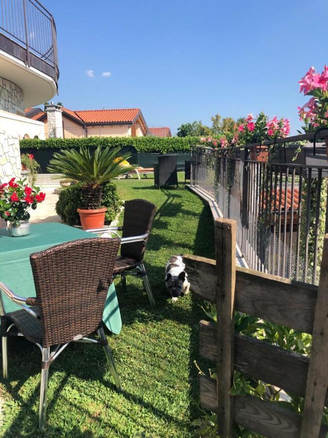 Bed and Breakfast Il Sasso Bianco Comerio Exterior foto